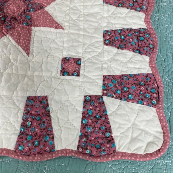 Small Quilt Patchwork Star Childs, Girls room, sofa accent - Picture 4 of 8